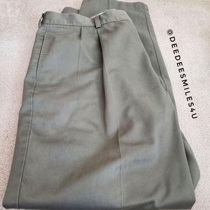 LL Bean Natural Fit Pants size 40 Inseam 34 Gray